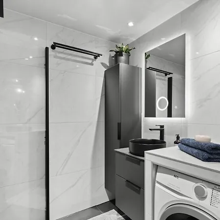 The Luxe Center